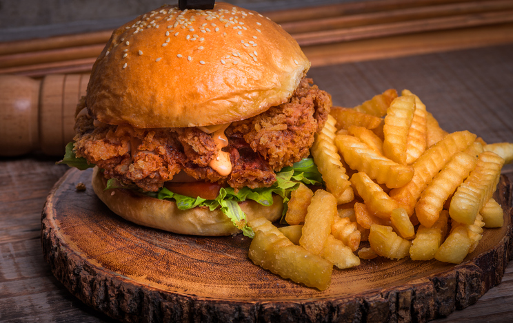 이 음식의 이름은 '치킨 버거'가 아닌 '치킨 샌드위치'가 맞다, 사진제공: 게티이미지코리아