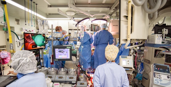 각종 첨단 장비로 가득찬 대동맥혈관센터 수술실 (사진출처):강남세브란스병원