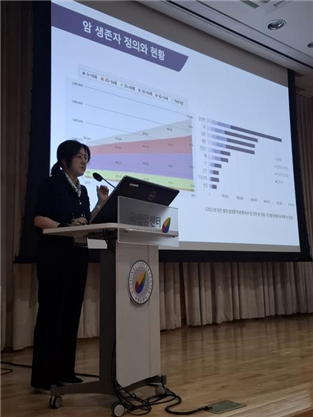 ▲ 장윤정 국립암센터 중앙암생존자통합지지센터장은 18일 경기 고양시 국립암센터에서 암 극복 전략 등을 주제로 개최된 국제심포지엄에서 기자간담회를 열고 암 생존자 관리의 중요성을 강조했다. 2025.06.18. [국립암센터 제공/ 연합뉴스]<br>